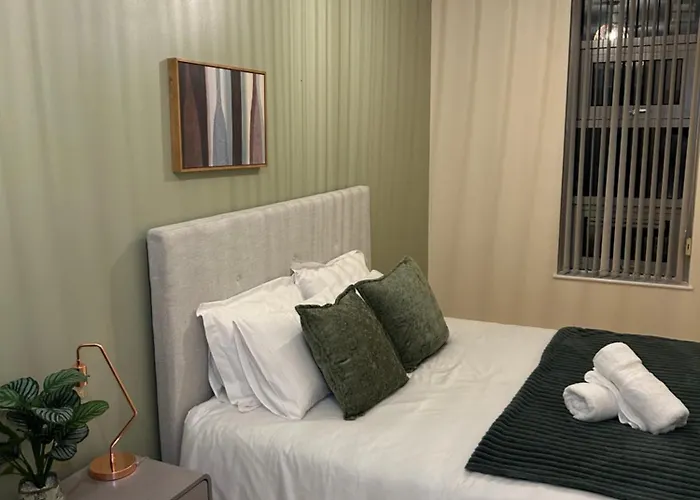 Central Birmingham City Apartment -Smart Tv - Free Parking Onsite