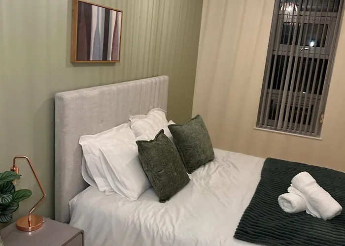 Central Birmingham City Apartment -Smart Tv - Free Parking Onsite