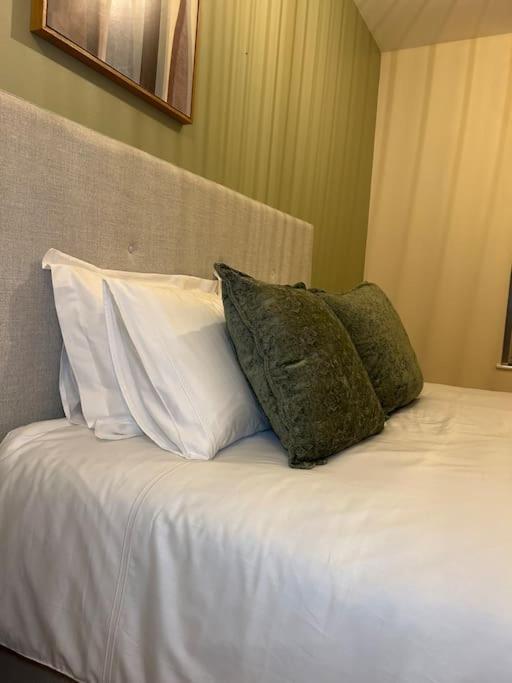 Apartment -smart Tv - Free Parking Onsite *