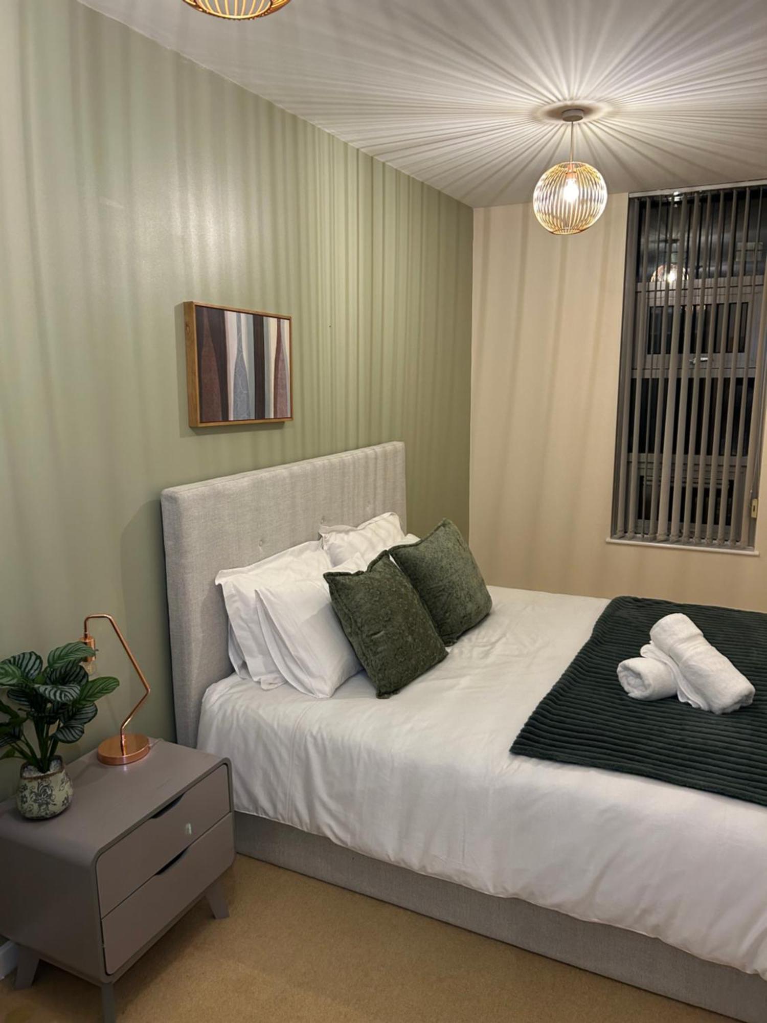 -smart Tv - Free Parking Onsite *